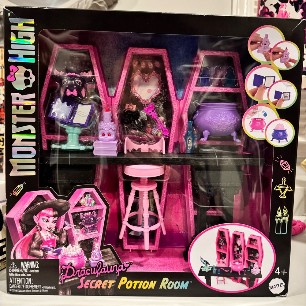 Monster High Draculaura Secret Potion Room Playset - Pink, Purple & Black